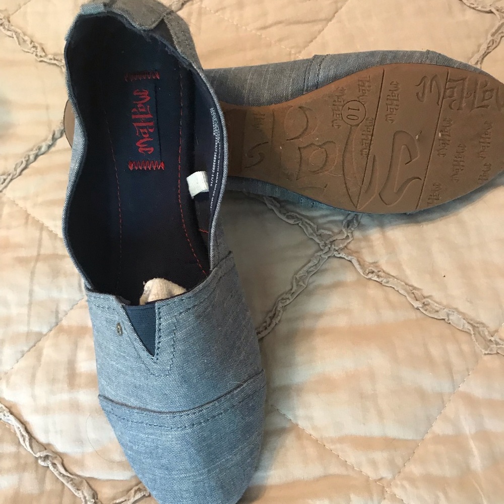 Shoes - Picture 5 of 6